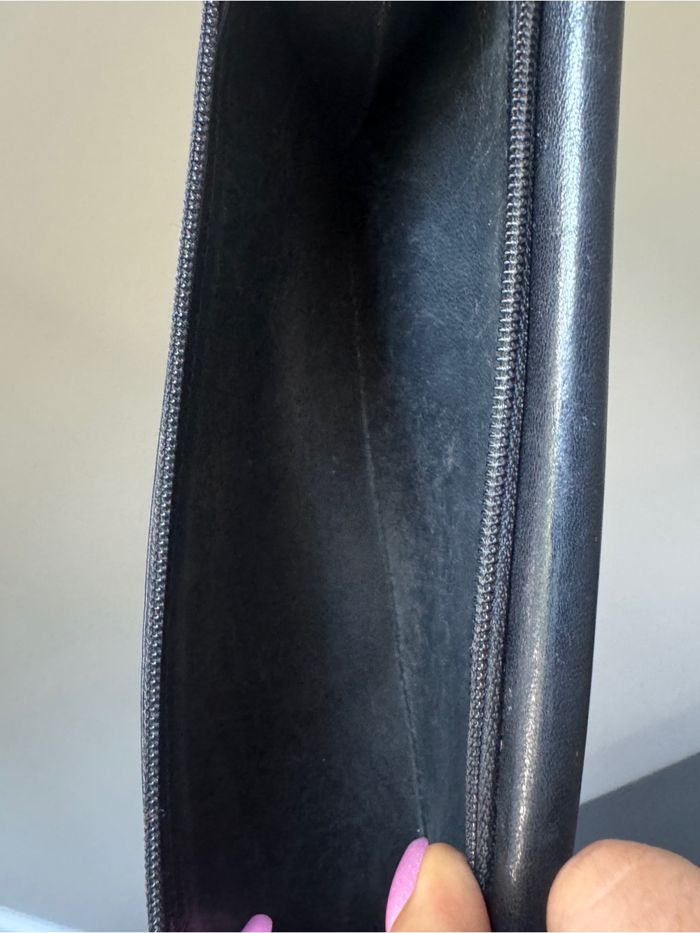 Gucci Black Leather Long Wallet with Silver-Tone Lock - Picture 5 of 10
